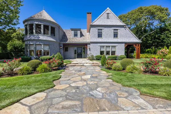 Osterville, MA 02655,850 Sea View Avenue