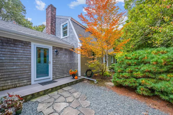 Barnstable, MA 02630,70 Acre Hill Road