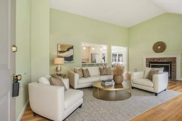 Hyannis, MA 02601,179 Sudbury Lane