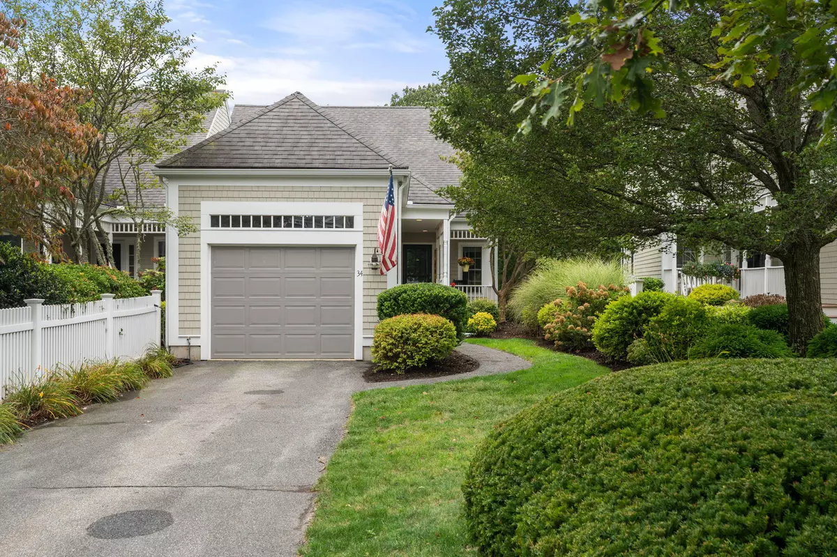 Bourne, MA 02532,34 Turnberry Road #34