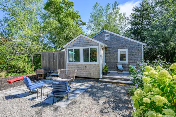 Chatham, MA 02633,19 Captain Richards Way #1