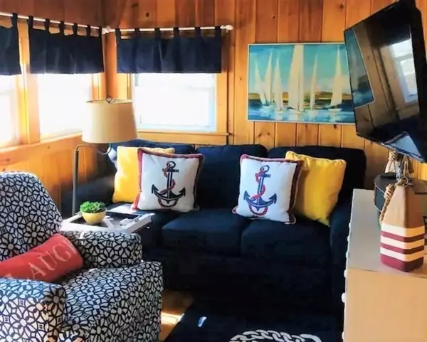 Buzzards Bay, MA 02532,20 Knollview Road #B