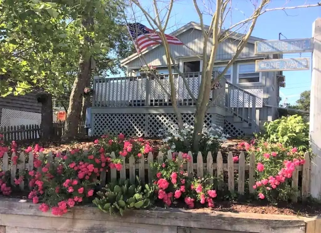 Buzzards Bay, MA 02532,20 Knollview Road #B