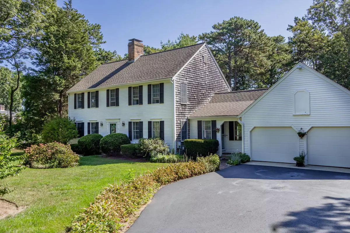 East Sandwich, MA 02537,11 Locust Lane