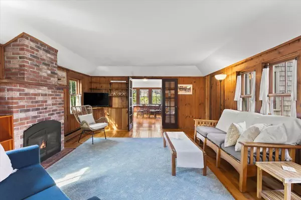 Woods Hole, MA 02543,5 Park Road