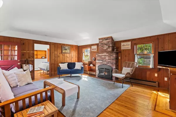 Woods Hole, MA 02543,5 Park Road