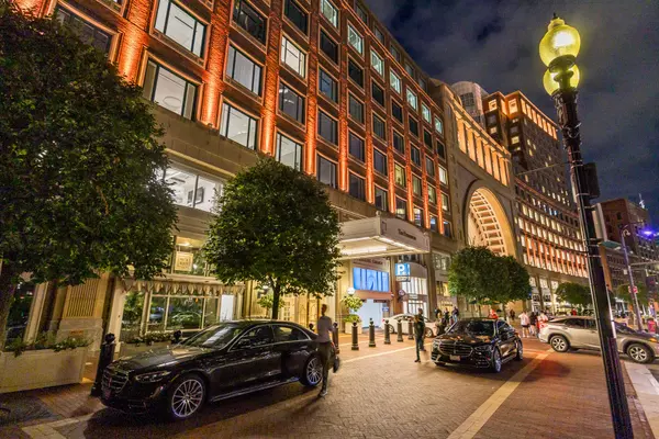 10 Rowes Wharf #PH4, Boston, MA 02110