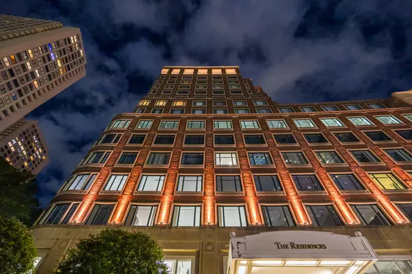 Boston, MA 02110,10 Rowes Wharf #PH4