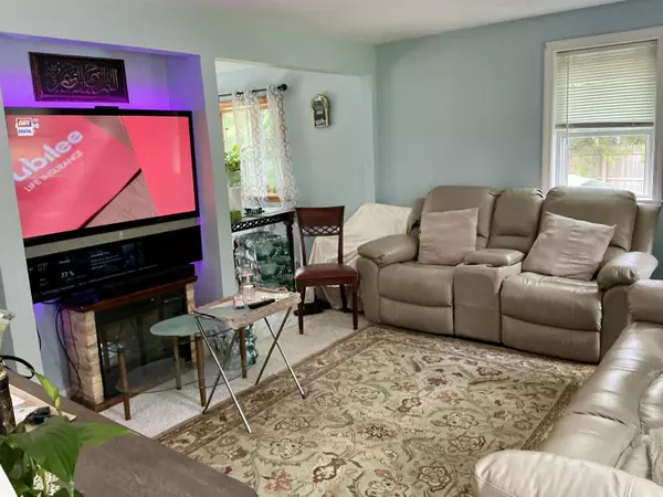 Mashpee, MA 02649,21 Chatham Lane
