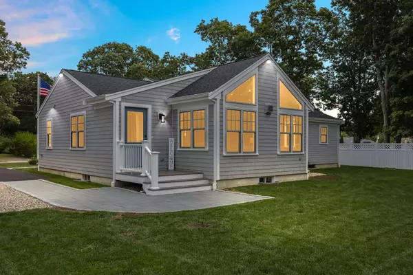 Falmouth, MA 02540,28 Hudson Street