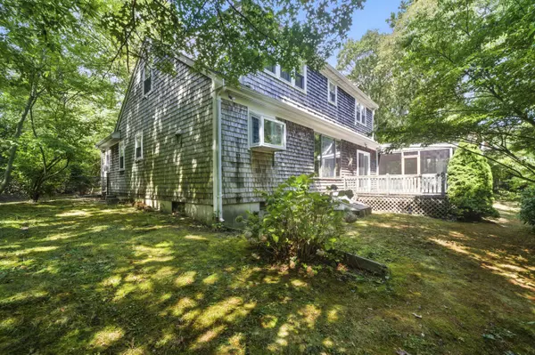 Yarmouth Port, MA 02675,170 Pine Street