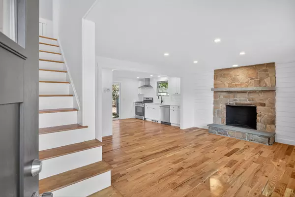 Plymouth, MA 02360,15 Downey Street