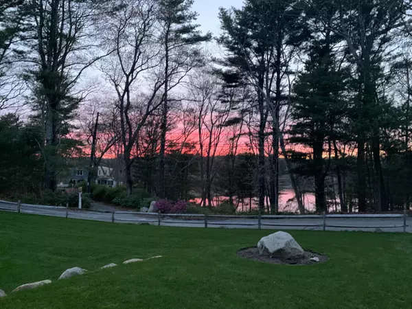 Cotuit, MA 02635,105 Bay Road