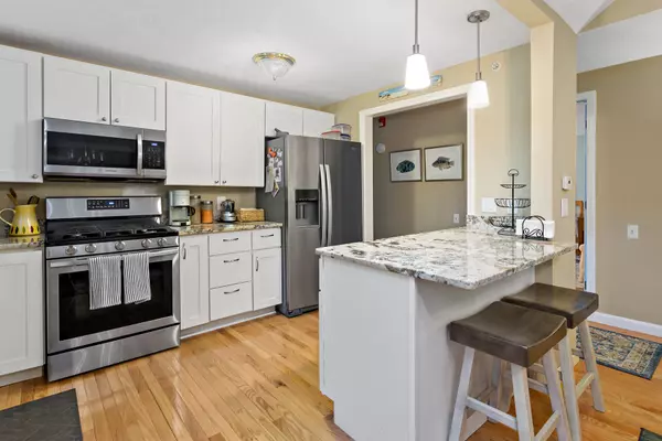 Mashpee, MA 02649,6 Friendship Court
