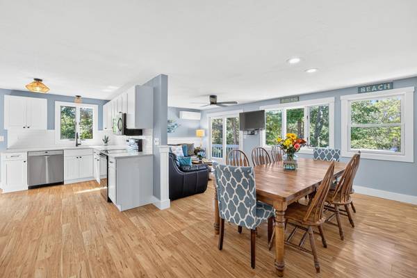 24 Jae Road, Falmouth, MA 02540