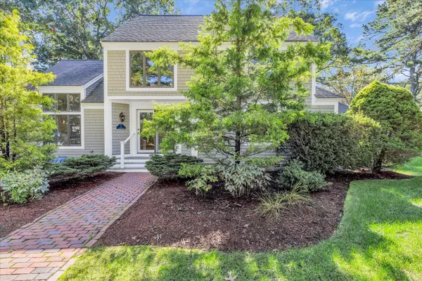 Mashpee, MA 02649,4 Florence Avenue