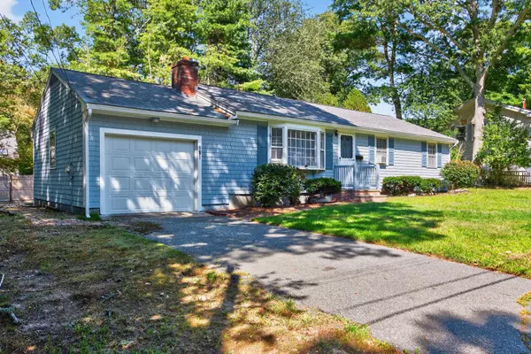 101 Longfellow Drive, Centerville, MA 02632