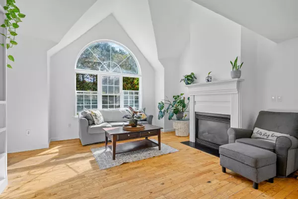 Mashpee, MA 02649,16 Balfour Lane