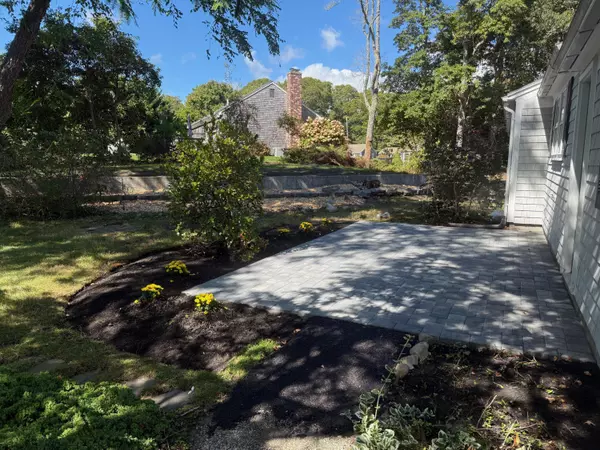 Harwich, MA 02645,28 Dale Road