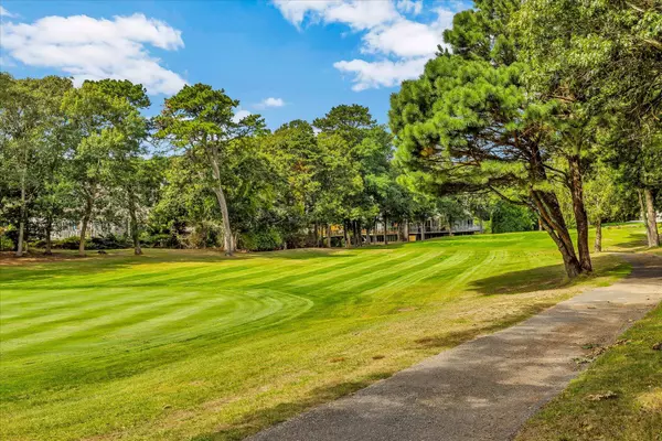 Yarmouth Port, MA 02675,158 Kates Path Village