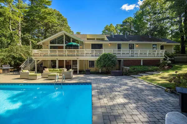 Mashpee, MA 02649,72 Walton Heath Way