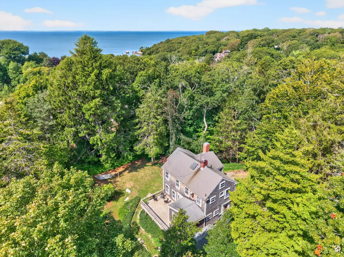Woods Hole, MA 02543,54 Whitman Road