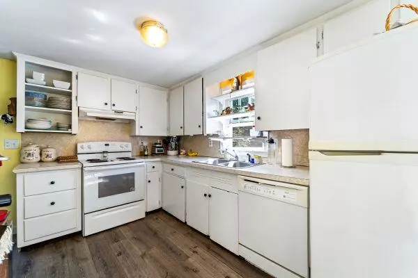 South Yarmouth, MA 02664,3 Saturn Lane