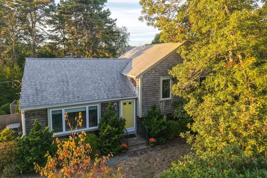 32 Walton Road, Harwich, MA 02645