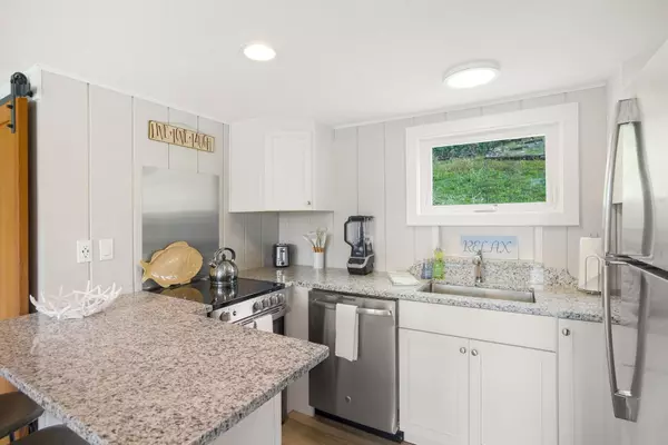 Chatham, MA 02633,20 Cedar Swamp Lane