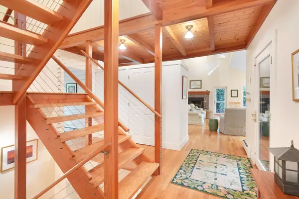 West Tisbury, MA 02575,14 Rebekahs Way