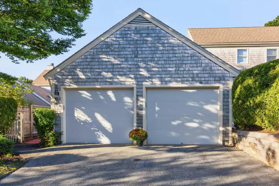 28 Oak Glen Village, Yarmouth Port, MA 02675