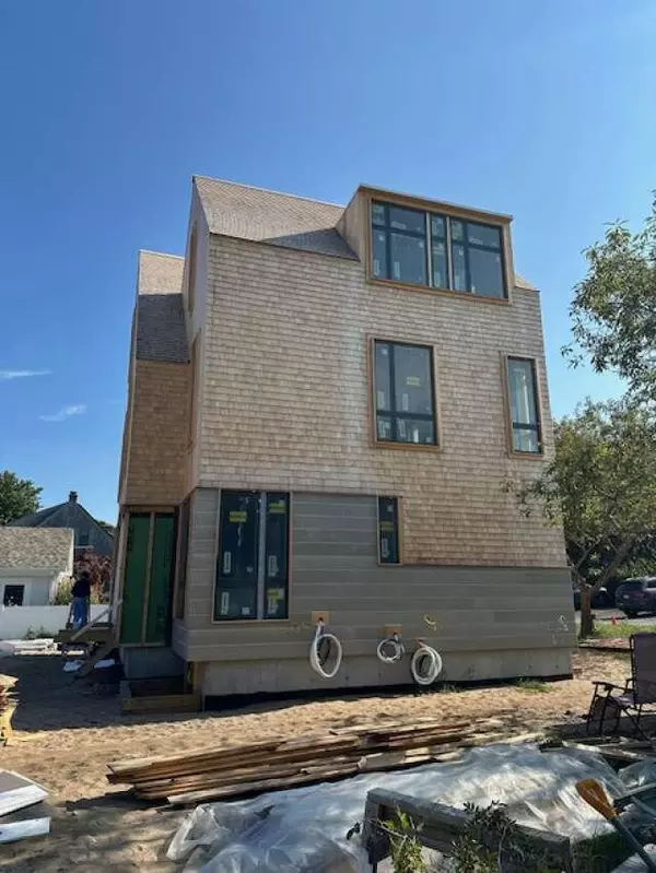 Provincetown, MA 02657,33 Conwell Street #5B