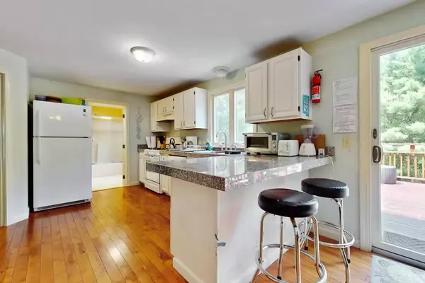 Mashpee, MA 02649,15 Gunters Lane