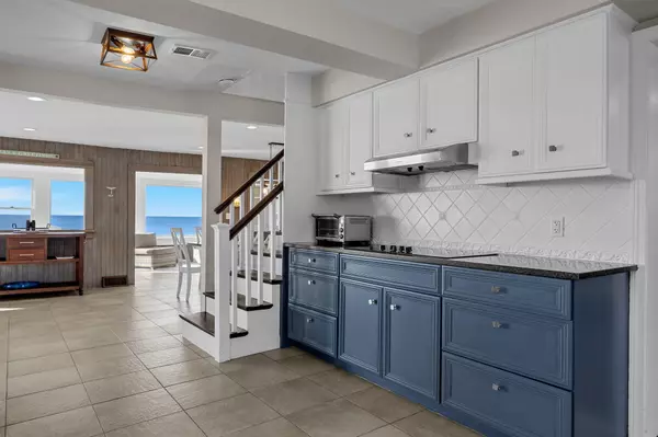 Harwich Port, MA 02646,11 Atlantic Avenue