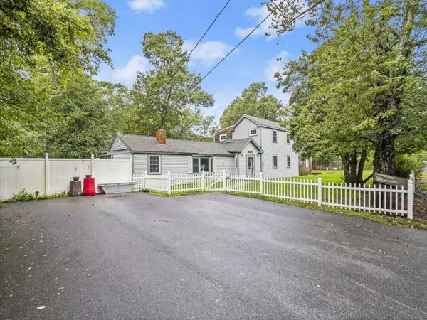 West Yarmouth, MA 02673,33 Lake Road