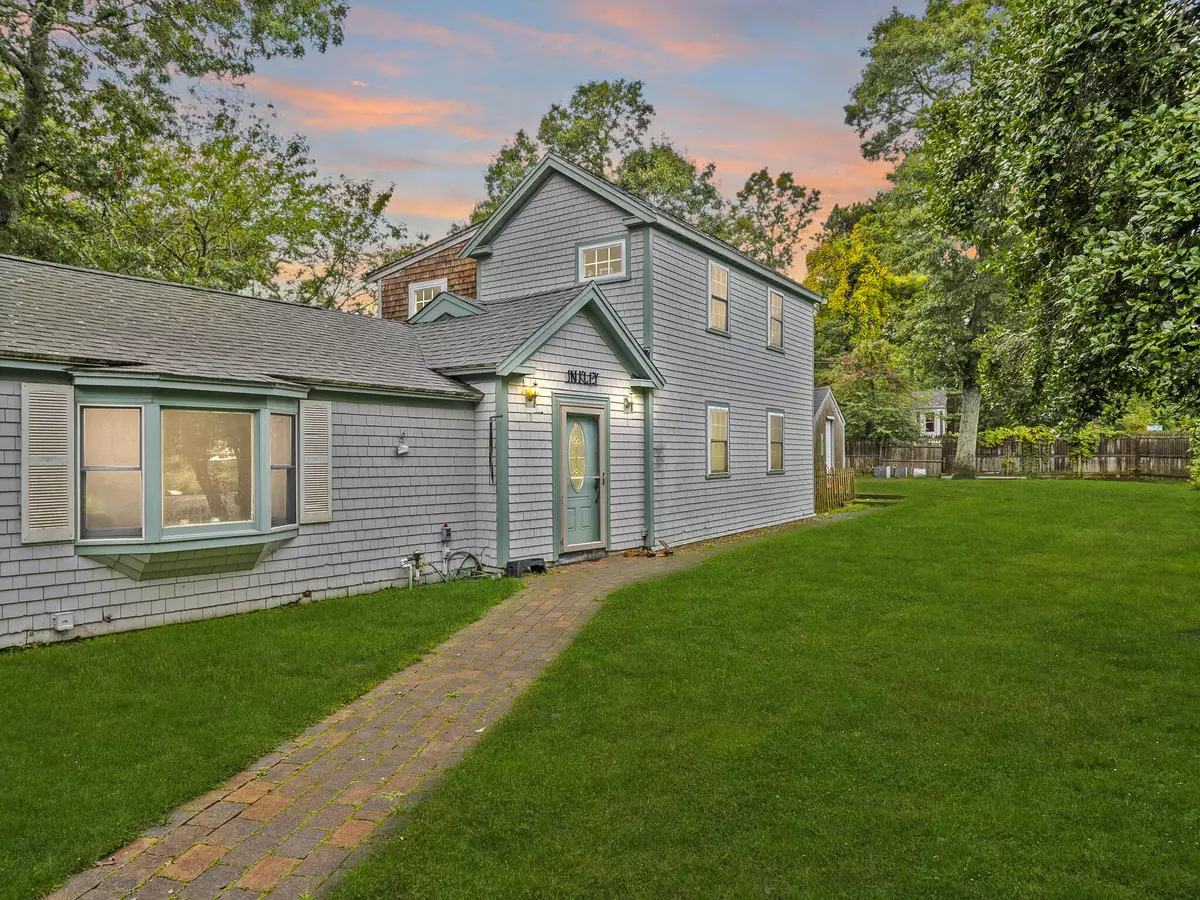 West Yarmouth, MA 02673,33 Lake Road