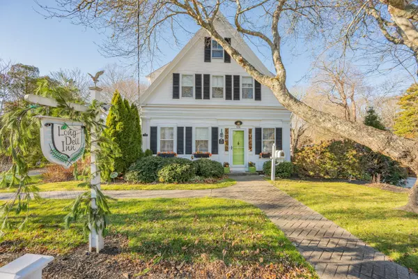 Centerville, MA 02632,436 S Main Street