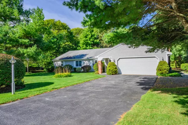 Centerville, MA 02632,87 Foxglove Road