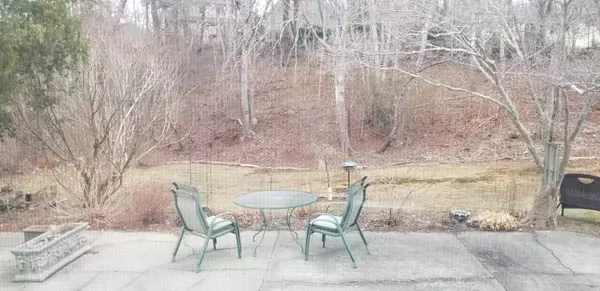 Sagamore, MA 02561,81 Adams Street