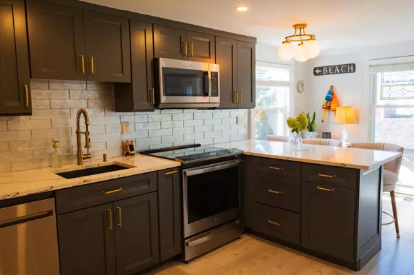 Provincetown, MA 02657,616 Commercial Street #Unit 10