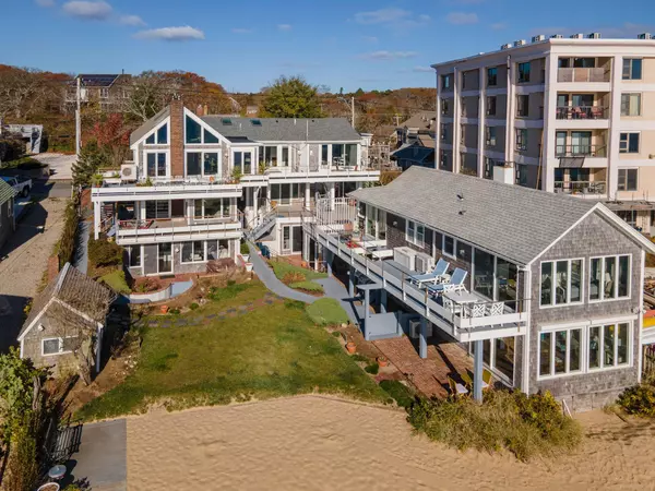 Provincetown, MA 02657,495 Commercial Street #U6