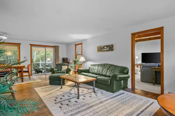 Harwich Port, MA 02646,8 Old Wharf Road