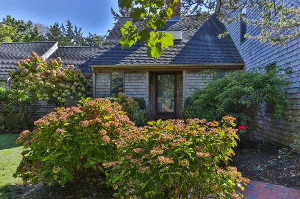 25 Twin Rocks Drive, Eastham, MA 02642