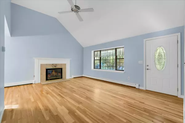 Osterville, MA 02655,369 Bumps River Road