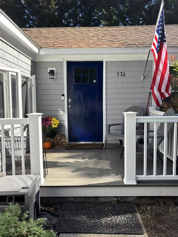 Centerville, MA 02632,576 Strawberry Hill Road