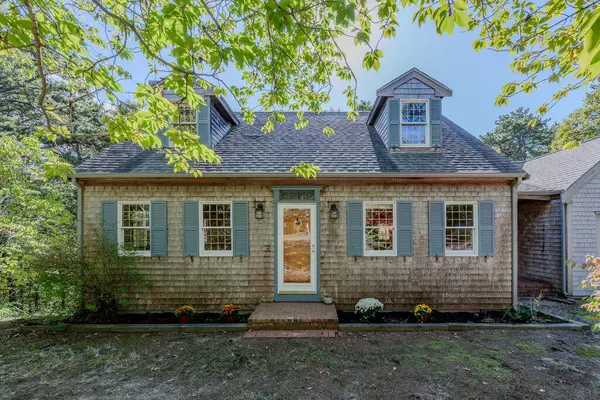 North Truro, MA 02652,18 Hopkins Way