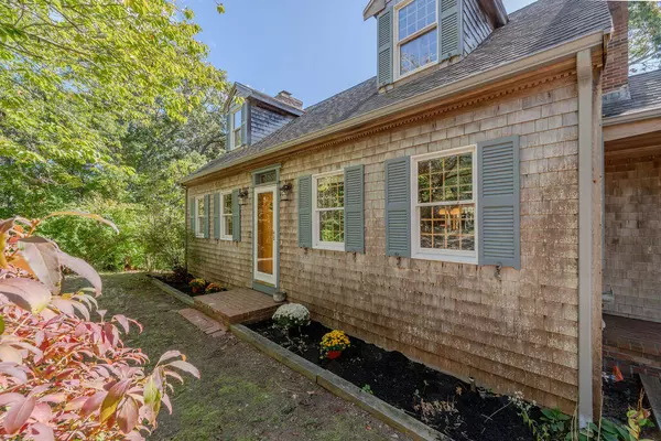 North Truro, MA 02652,18 Hopkins Way