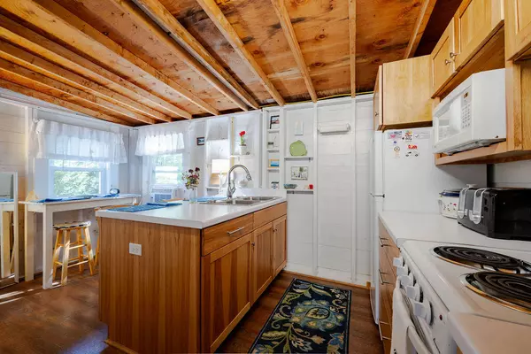 Wellfleet, MA 02667,1937 State Highway Route 6 #UNIT E