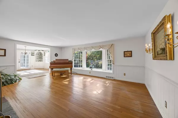 Chatham, MA 02633,558 Riverview Drive