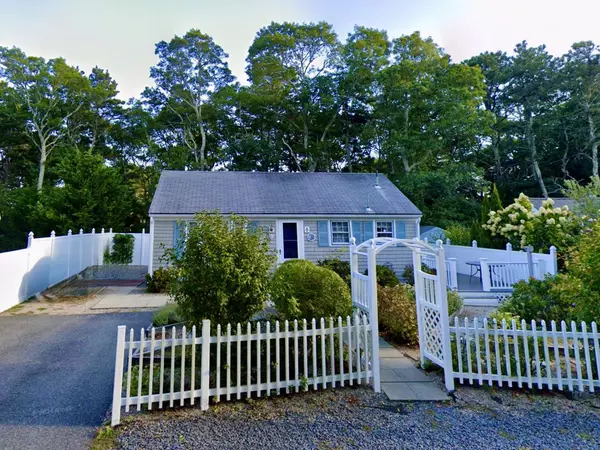 5 Coach House Lane, Dennis, MA 02638